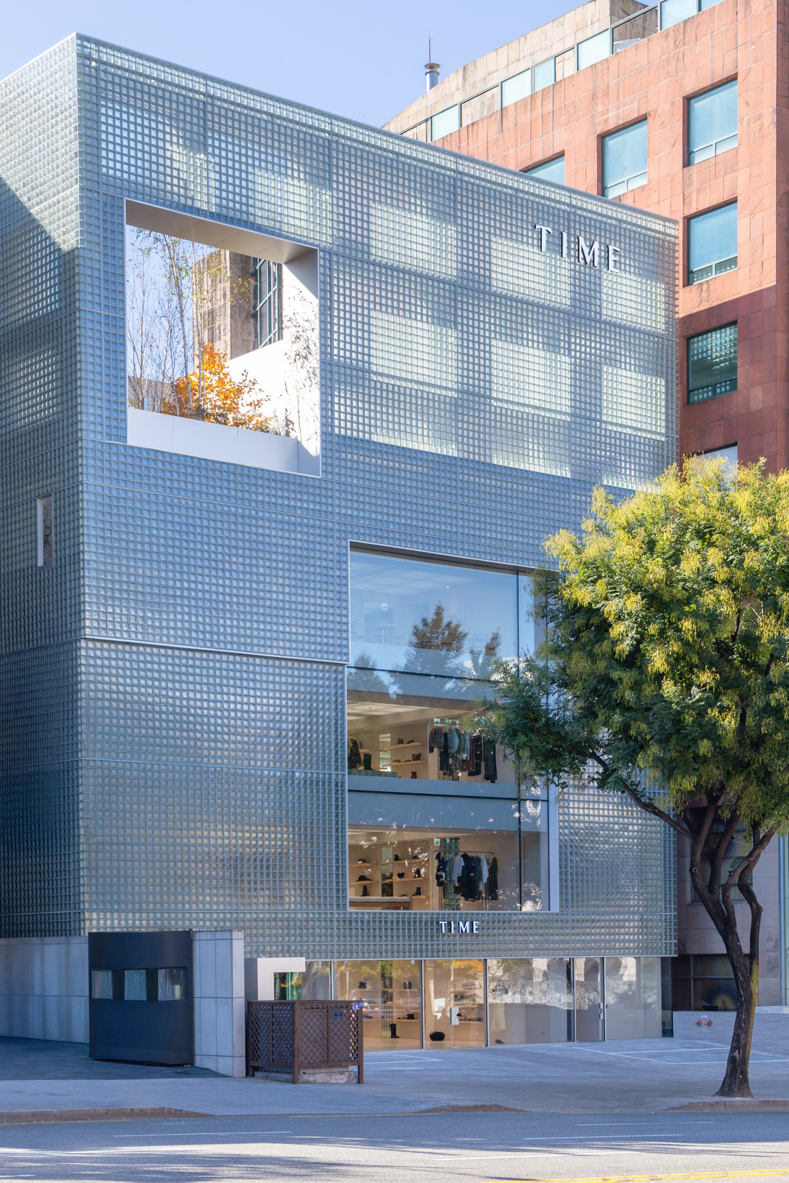 한섬 타임, 청담동 명품거리에 첫 플래그십 연다...